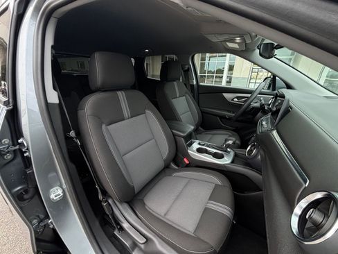Used 2025 Chevrolet Blazer LT FWD image 42