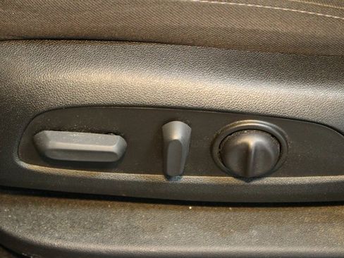 Used 2023 Chevrolet Traverse LT image 20