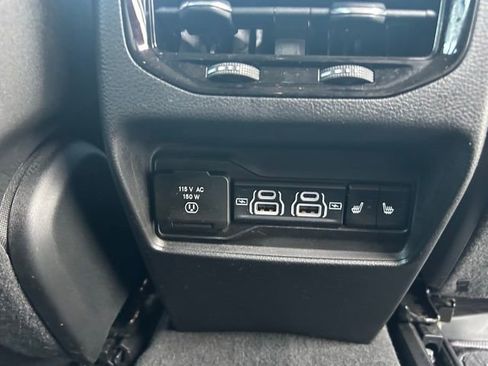 Used 2023 Jeep Grand Cherokee Limited w/ Black Appearance Package image 36