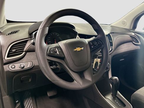 Used 2020 Chevrolet Trax LS w/ Tint and Cruise Package AWD/4WD image 10