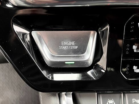 Used 2025 GMC Sierra 1500 Denali image 8