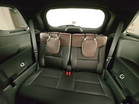 Used 2023 Ford Explorer Platinum w/ Technology Package image 16