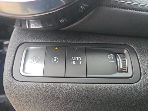 Used 2025 Chevrolet Equinox LT FWD image 25