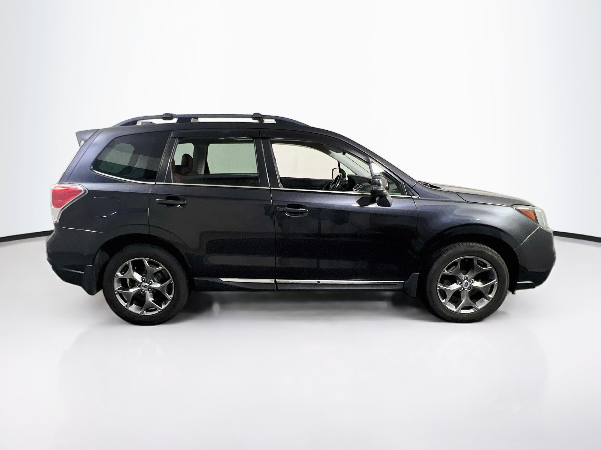 Used 2018 Subaru Forester 2.5i Touring w/ Popular Package #2 AWD/4WD image 4
