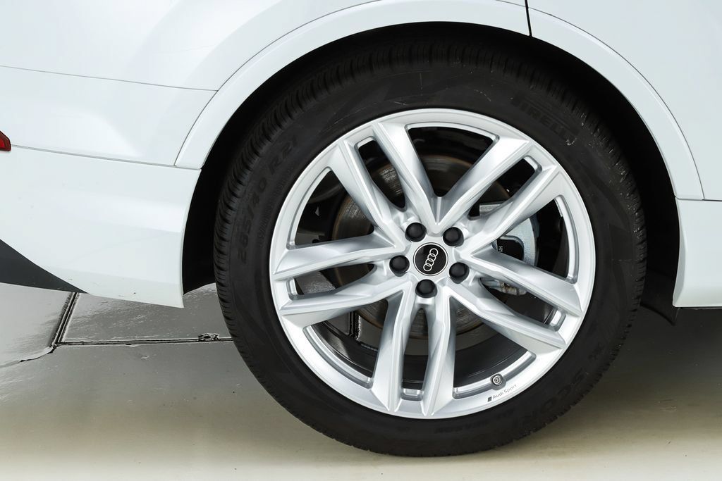 Used 2025 Audi Q7 3.0T Prestige w/ Prestige Package AWD/4WD image 25