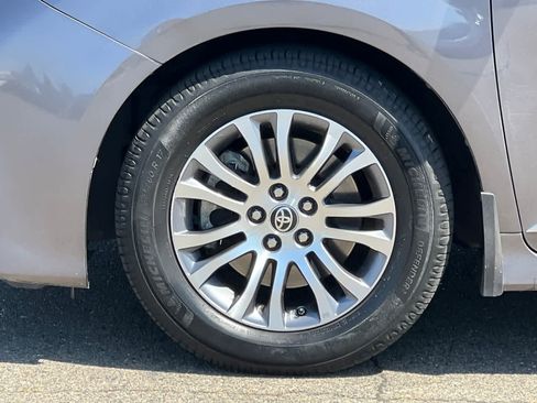 Used 2020 Toyota Sienna XLE Premium image 33