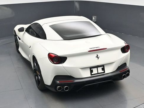 Used 2020 Ferrari Portofino RWD image 23