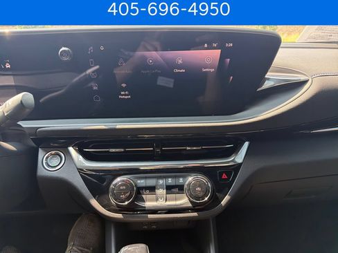 Used 2025 Buick Envista Sport Touring w/ Convenience II Package FWD image 23