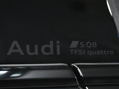 Used 2024 Audi SQ8 Prestige w/ Prestige Package image 23