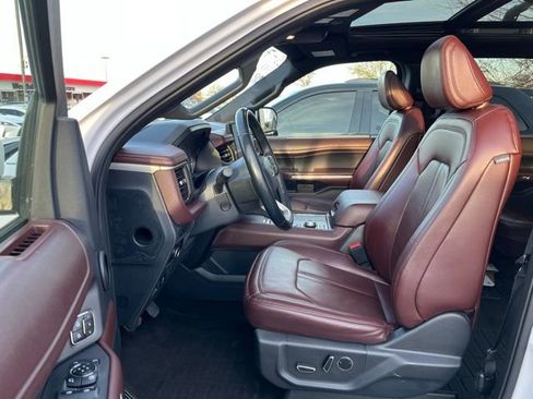 Used 2023 Ford Expedition Max Limited image 14