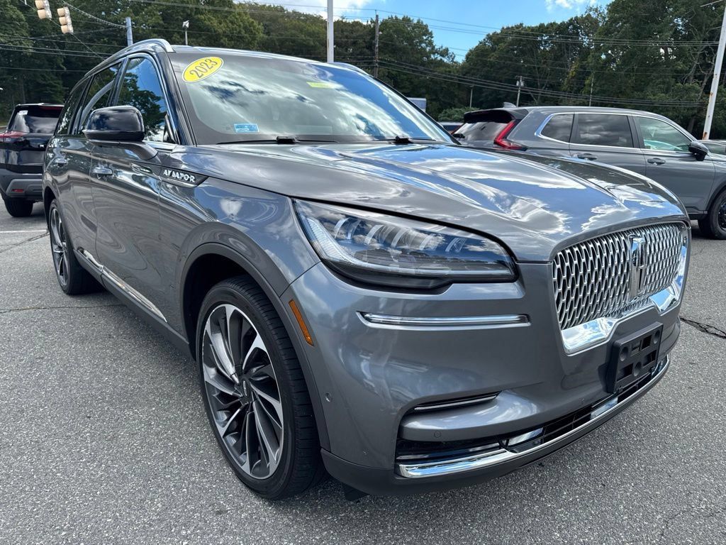 Used 2023 Lincoln Aviator Reserve w/ Equipment Group 201A AWD/4WD image 8