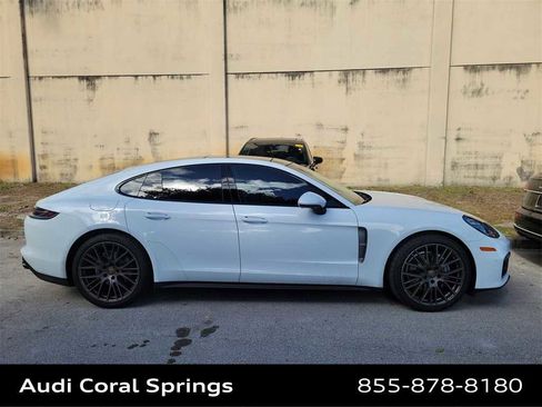 Used 2022 Porsche Panamera image 9
