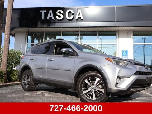 Used 2018 Toyota RAV4 XLE AWD/4WD image 1