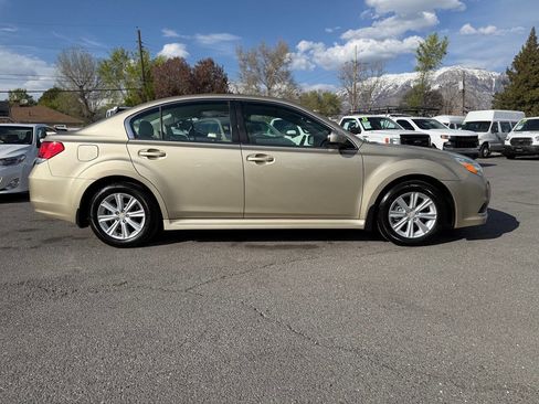 Used 2010 Subaru Legacy 2.5i Premium image 61