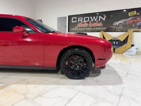 Used 2015 Dodge Challenger R/T Plus RWD image 5