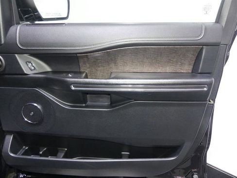 Used 2021 Ford Expedition Max Limited image 17