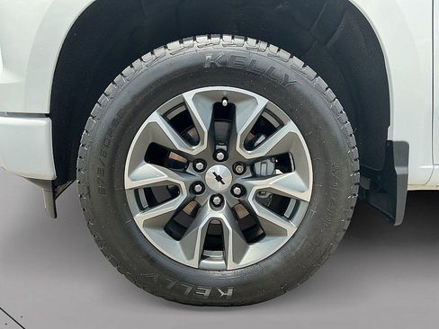 Used 2022 Chevrolet Silverado 1500 RST w/ Z71 Off-Road Package AWD/4WD image 9