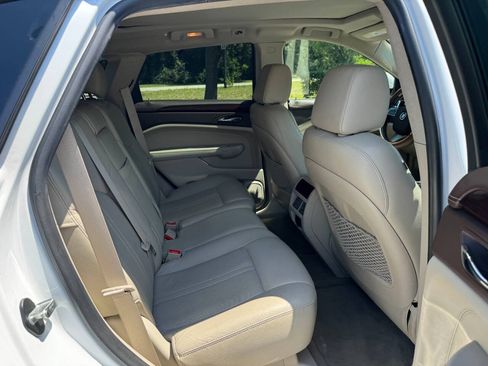 Used 2011 Cadillac SRX Luxury FWD image 13