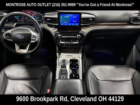 Used 2021 Ford Explorer Limited w/ Equipment Group 301A AWD/4WD image 2