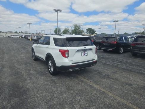 Used 2022 Ford Explorer XLT w/ Equipment Group 202A AWD/4WD image 12