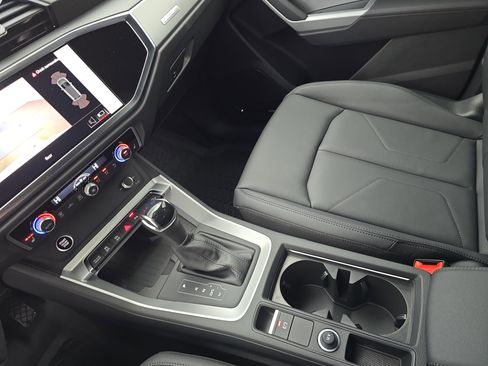 New 2025 Audi Q3 2.0T Premium image 23