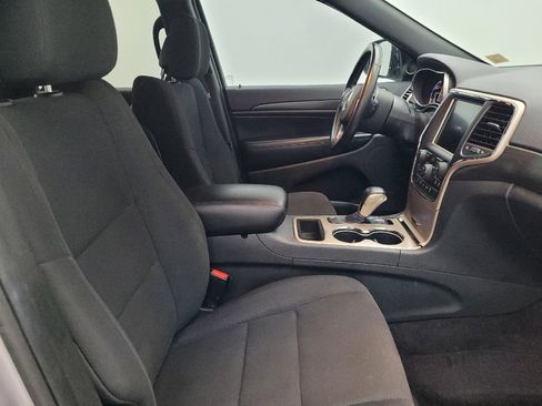 Used 2017 Jeep Grand Cherokee Laredo w/ Quick Order Package 2BE image 21