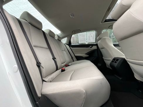 Used 2019 Honda Accord EX image 14