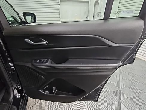 Used 2024 Jeep Grand Cherokee L Laredo image 41