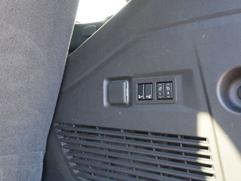 Used 2021 Chevrolet Tahoe High Country image 28