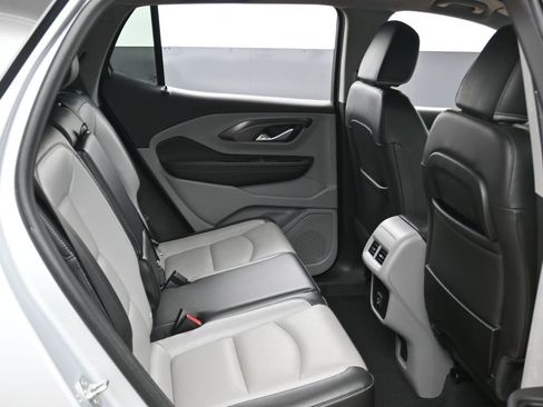 Used 2022 GMC Terrain SLT w/ Infotainment Package II image 36