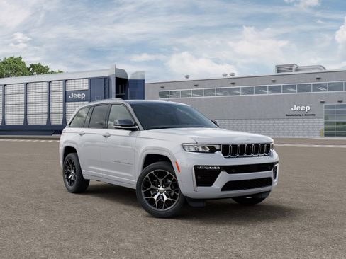 New 2026 Jeep Grand Cherokee Summit AWD/4WD image 3
