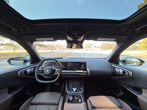 New 2026 BMW X3 xDrive30 w/ Premium Package image 2