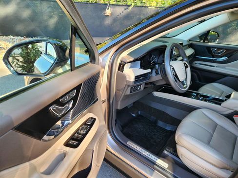 Used 2021 Lincoln Corsair AWD image 27