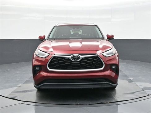 Used 2022 Toyota Highlander XLE image 30