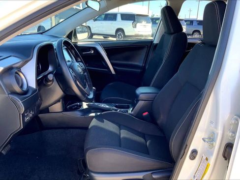 Used 2018 Toyota RAV4 XLE image 7