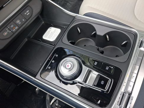 New 2026 Kia Carnival SX Prestige FWD image 29