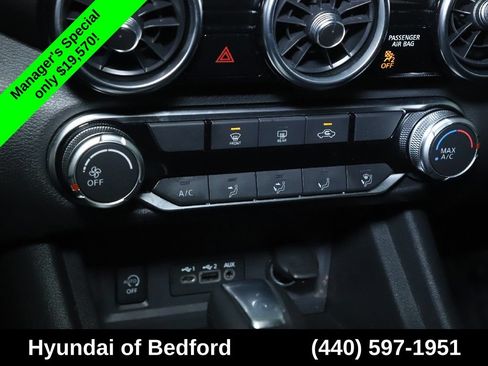 Used 2024 Nissan Sentra SV FWD image 26