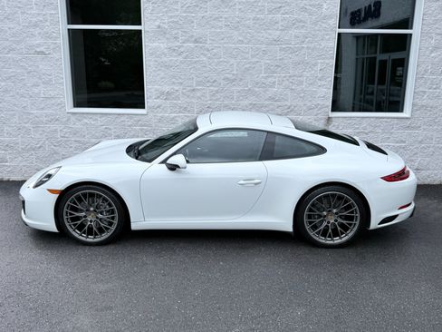 Used 2017 Porsche 911 Carrera 4 AWD/4WD image 6