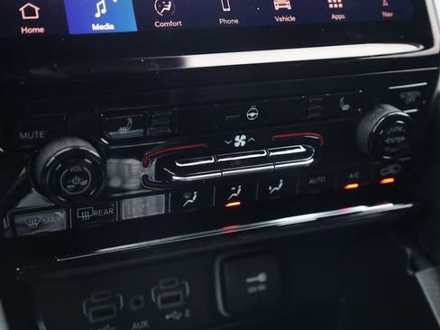 New 2025 Jeep Grand Cherokee Limited image 17