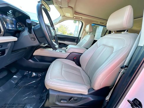 Used 2024 Ford Expedition Limited image 21
