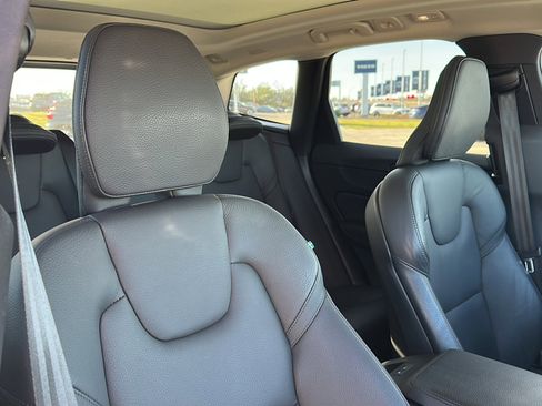 Used 2022 Volvo XC60 T8 Inscription Expression w/ Advanced Package image 24