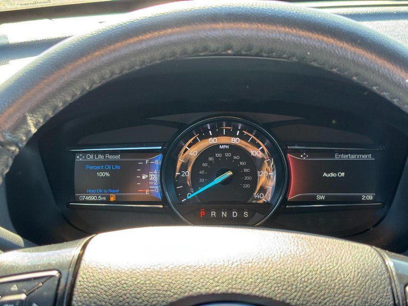 Used 2018 Ford Explorer XLT w/ Equipment Group 202A AWD/4WD image 23