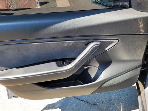 Used 2018 Tesla Model 3 Mid Range RWD image 23