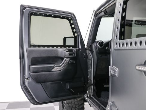 Used 2015 Jeep Wrangler Unlimited Sport w/ Quick Order Package 24S AWD/4WD image 8