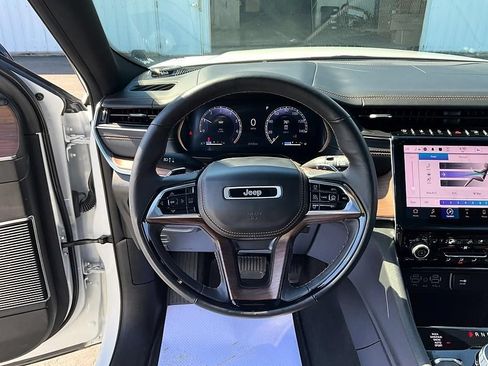 Used 2023 Jeep Grand Cherokee Summit AWD/4WD image 34