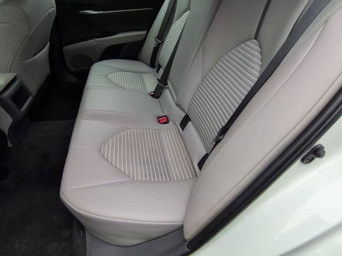 Used 2023 Toyota Camry SE image 19