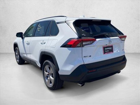 Used 2025 Toyota RAV4 XLE FWD image 9