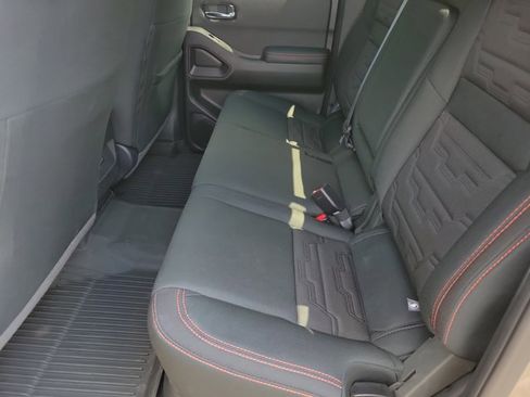 Used 2023 Nissan Frontier PRO-4X w/ Technology Package image 9