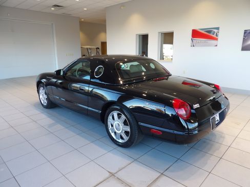 Used 2005 Ford Thunderbird image 6