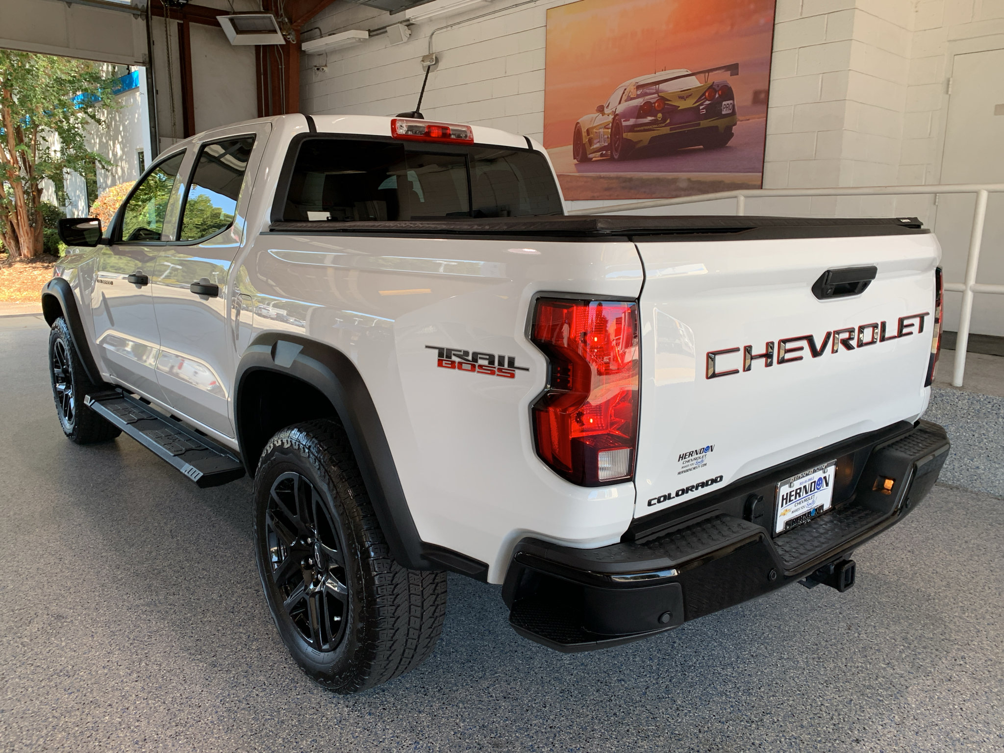 Used 2024 Chevrolet Colorado Trail Boss w/ Technology Package AWD/4WD image 7